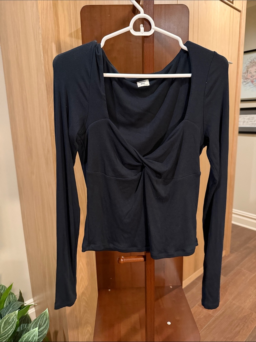 Sunday Best Black Long-Sleeve Twist Front Top